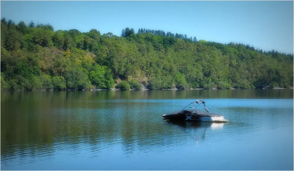 découvrez les magnifiques lacs et rivières de châteaubriant, un destination idéale pour les amoureux de la nature. profitez d'activités nautiques, de balades paisibles et d'une biodiversité exceptionnelle au cœur de cette région dynamique.